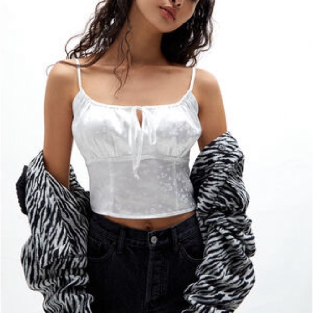 L.A Hearts white floral jacquard cropped tank top size XS